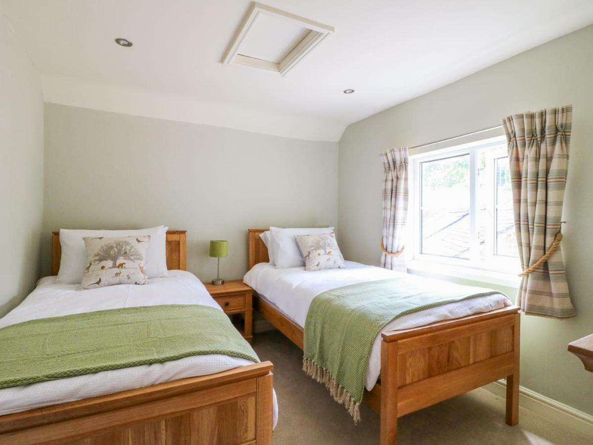 Lion House Villa Ashbourne  Exterior photo